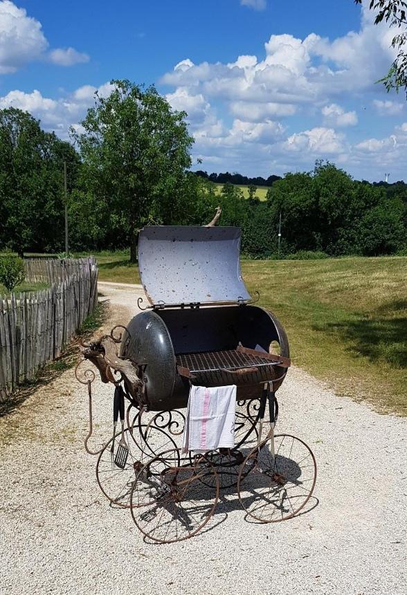 Camping La Petite Houmee Curzay-sur-Vonne Eksteriør bilde