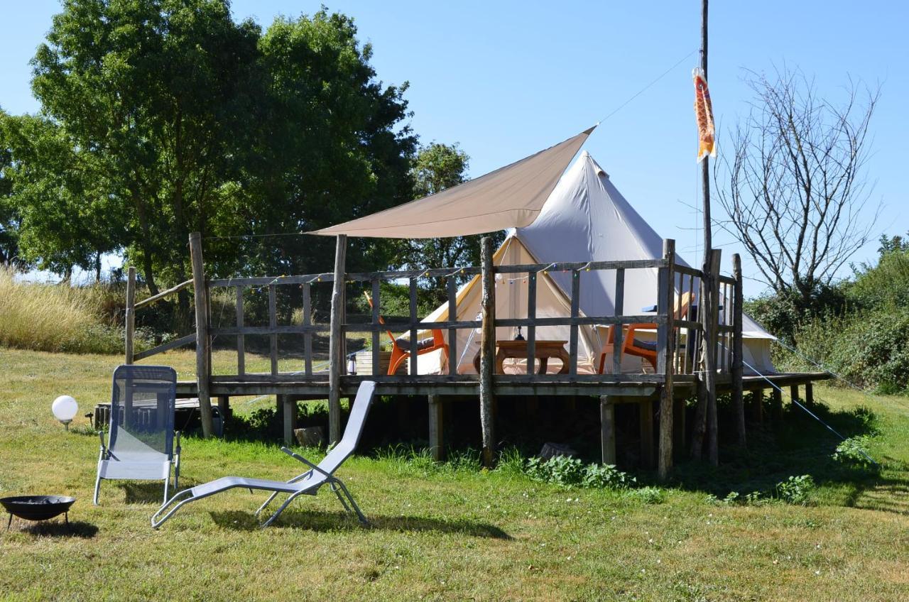 Camping La Petite Houmee Curzay-sur-Vonne Eksteriør bilde