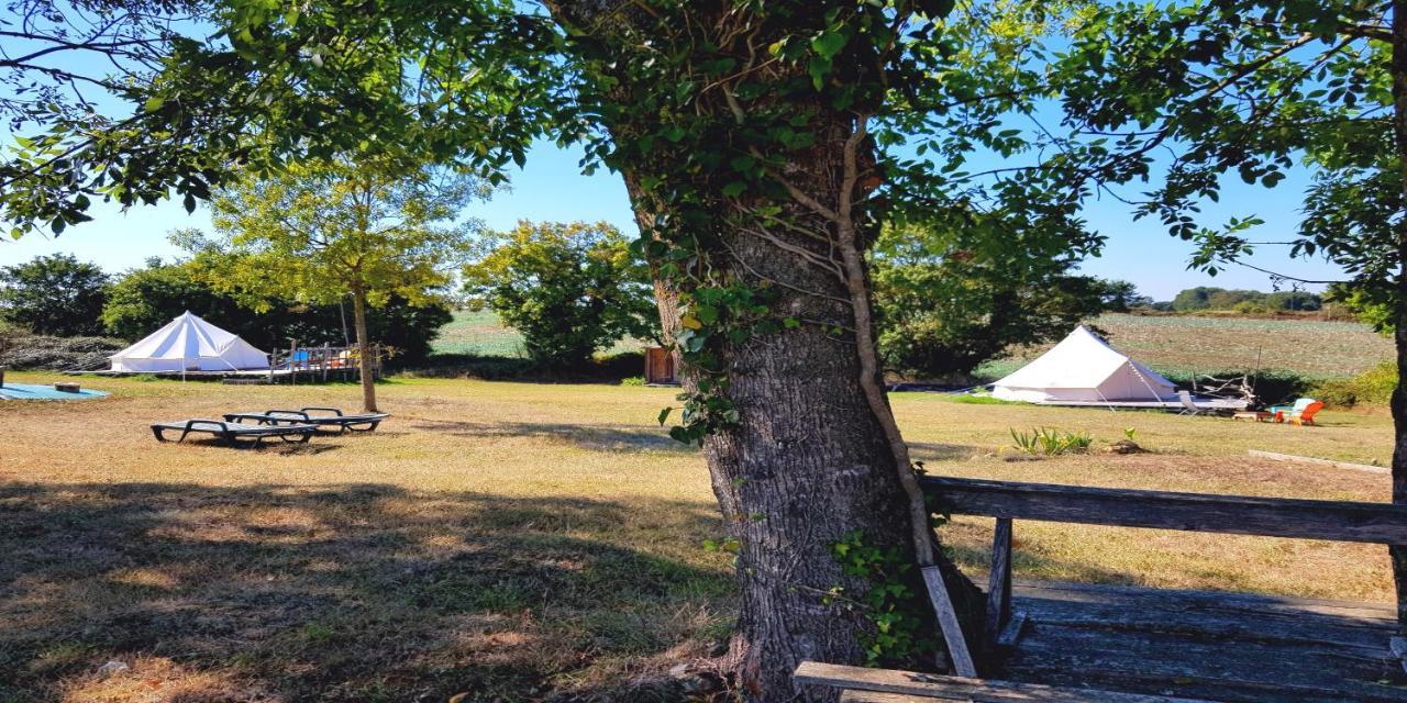 Camping La Petite Houmee Curzay-sur-Vonne Eksteriør bilde