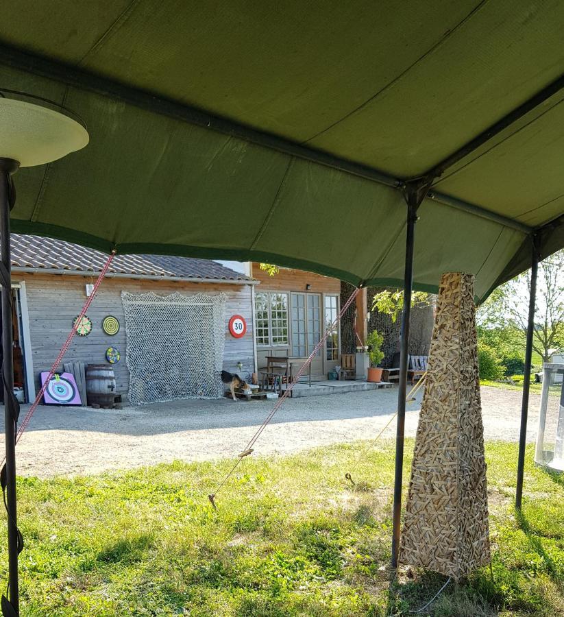 Camping La Petite Houmee Curzay-sur-Vonne Eksteriør bilde