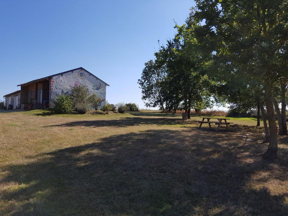 Camping La Petite Houmee Curzay-sur-Vonne Eksteriør bilde
